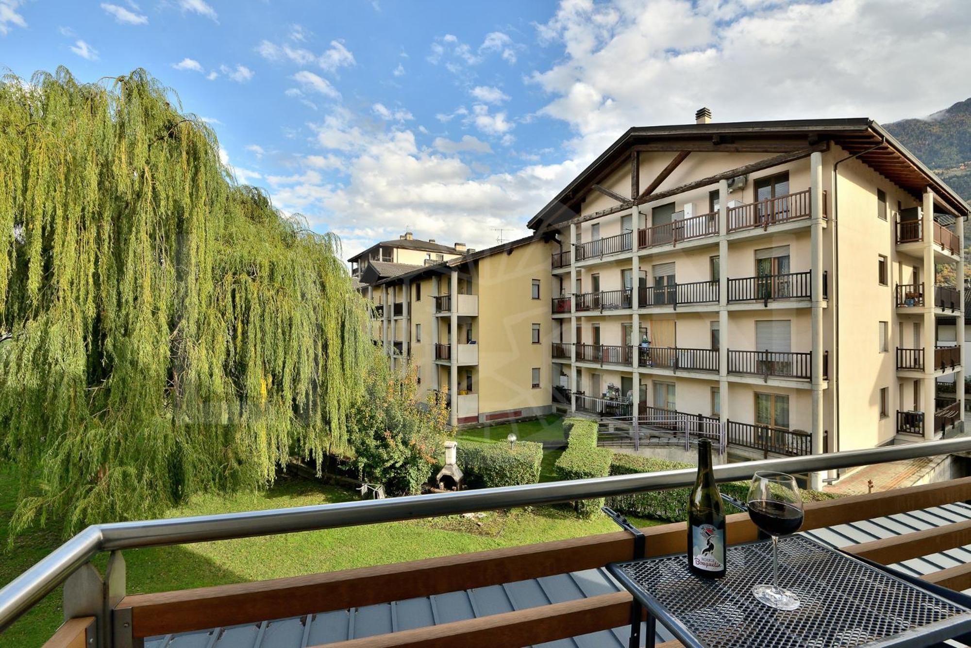 אאוסטה Le Lion Apartments - Bike & Ski מראה חיצוני תמונה